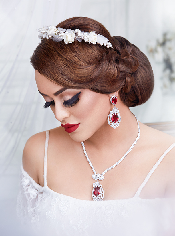 Fancy Bridal Hairstyle  Arabia Weddings