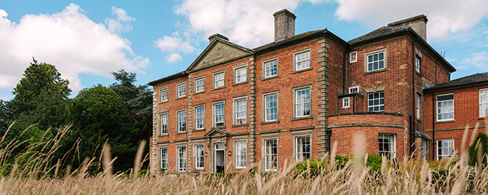 Discover This Vibrant Georgian Mansion Wedding Venue In Warwickshire 