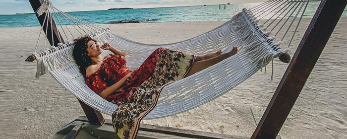 8 Beach Vacation Outfits We Want To Steal From Taapsee Pannu’s Closet
